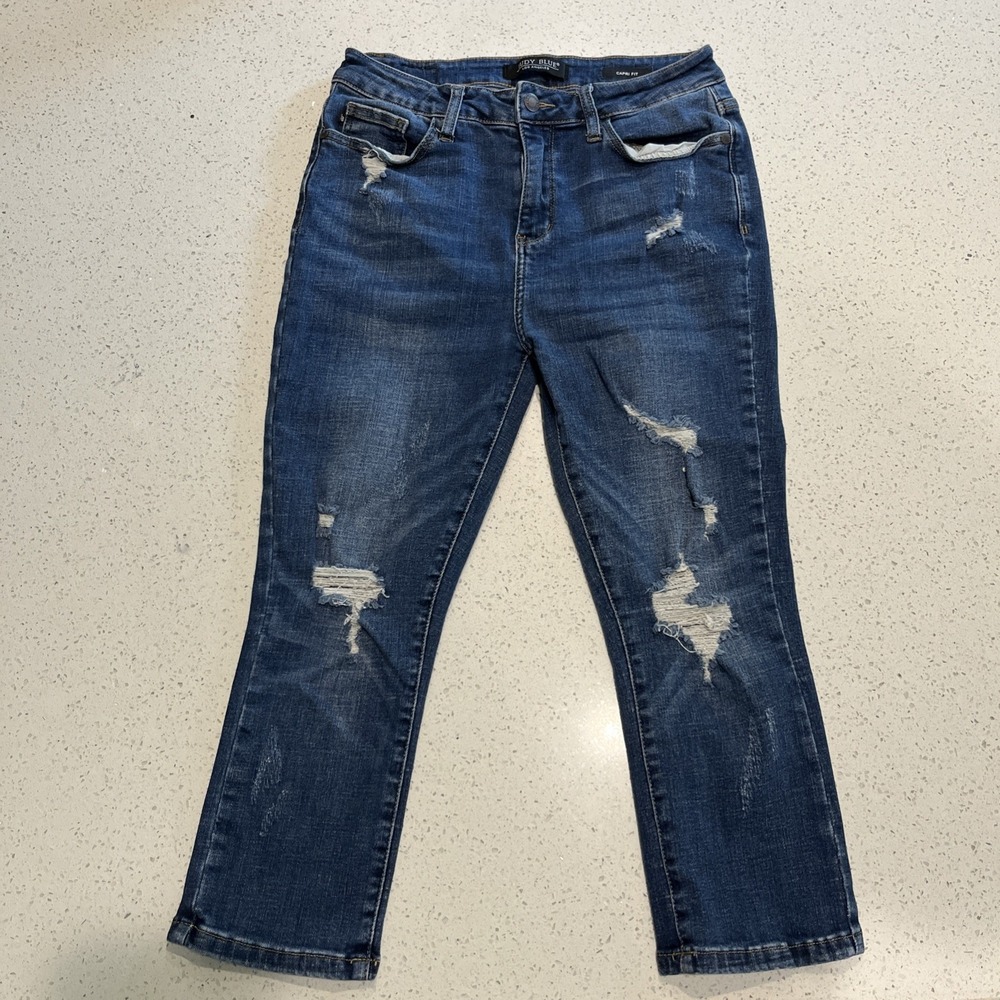 Judy‎ Blue Jeans 28 Capri Fit Size 28x22 Dark Blue Distressed